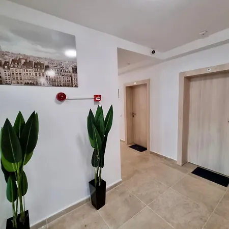 Family & Private Parking *